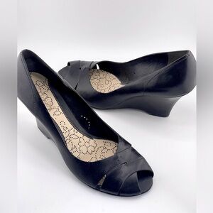 Kenneth Cole Open-Toe Wedge - Size 9